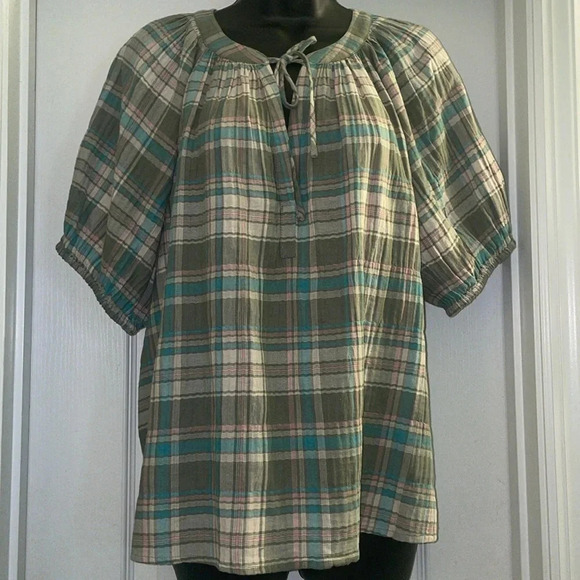 Loft beautiful multi colored top. - Picture 1 of 5